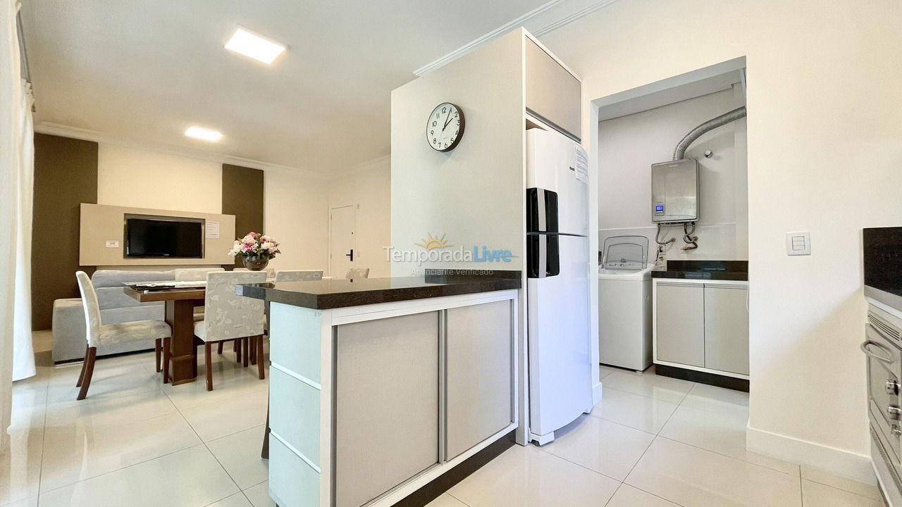 Apartamento para aluguel de temporada em Itapema (Meia Praia)