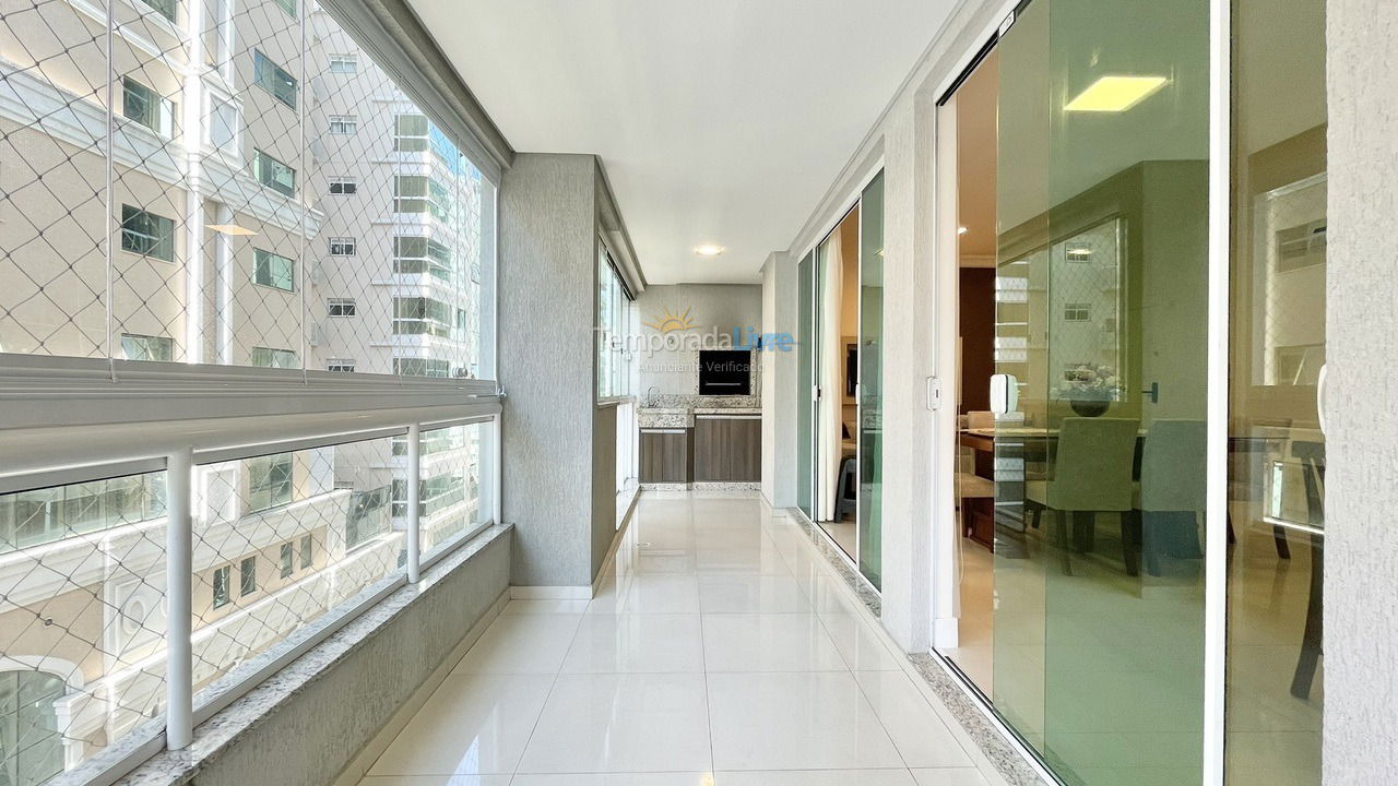 Apartamento para aluguel de temporada em Itapema (Meia Praia)