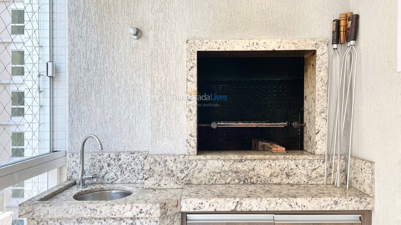 Apartamento para aluguel de temporada em Itapema (Meia Praia)
