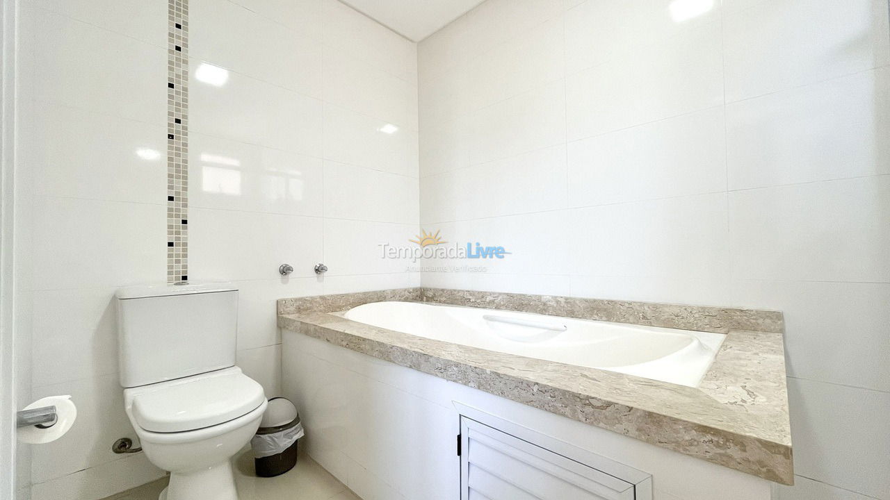 Apartamento para aluguel de temporada em Itapema (Meia Praia)