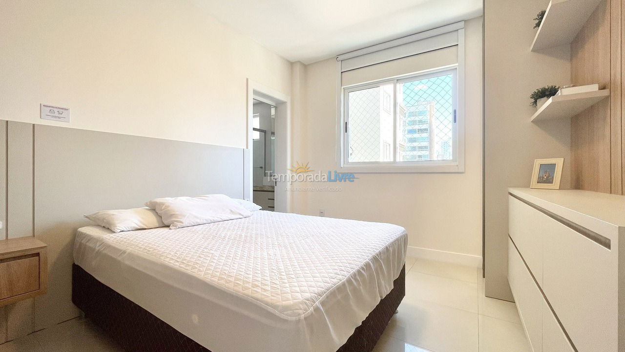 Apartamento para aluguel de temporada em Itapema (Meia Praia)