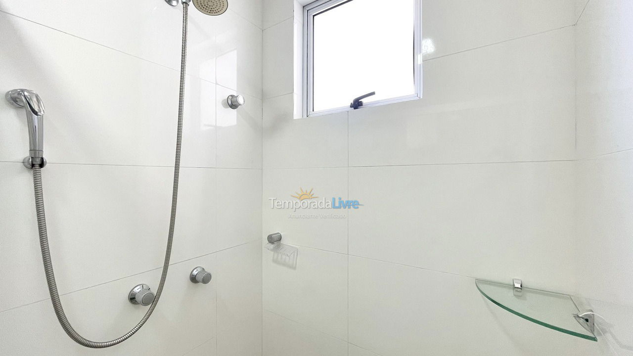 Apartamento para aluguel de temporada em Itapema (Meia Praia)