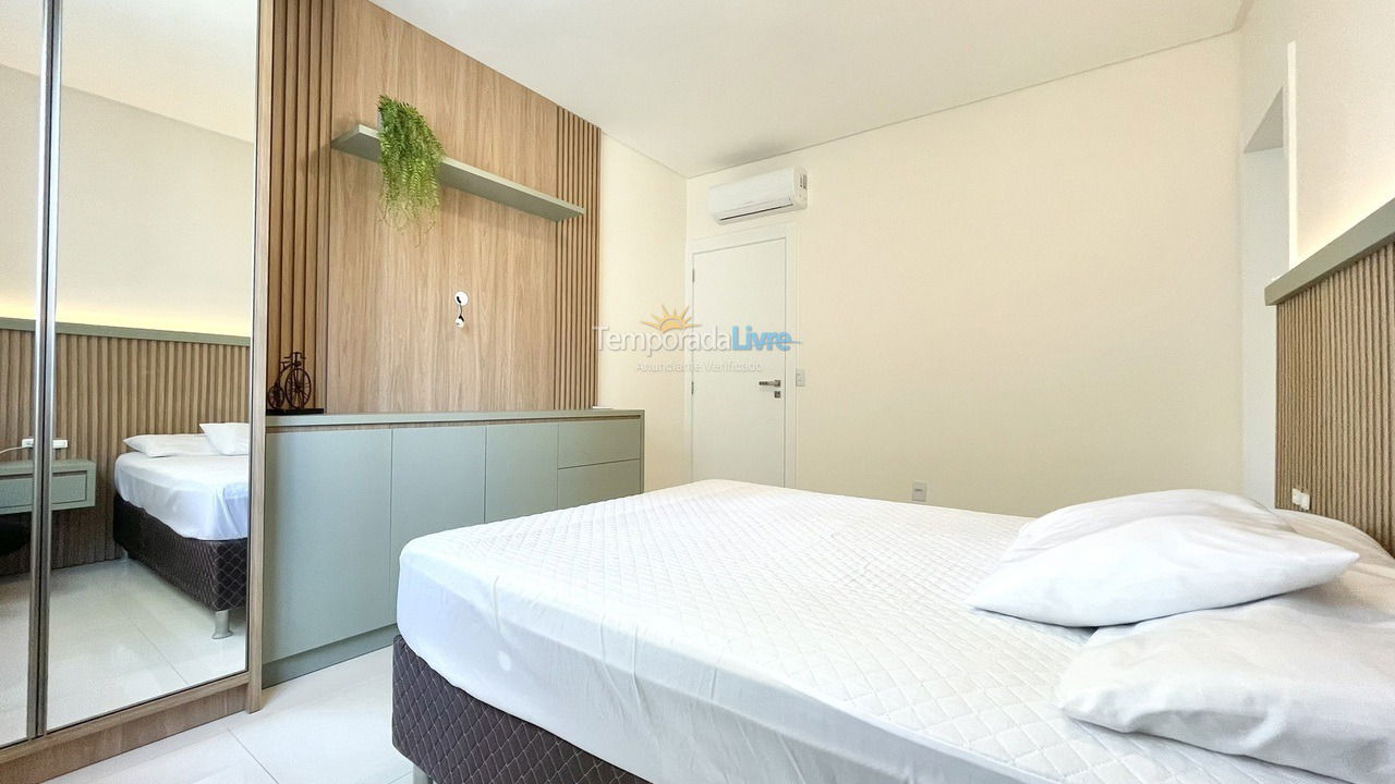 Apartamento para aluguel de temporada em Itapema (Meia Praia)