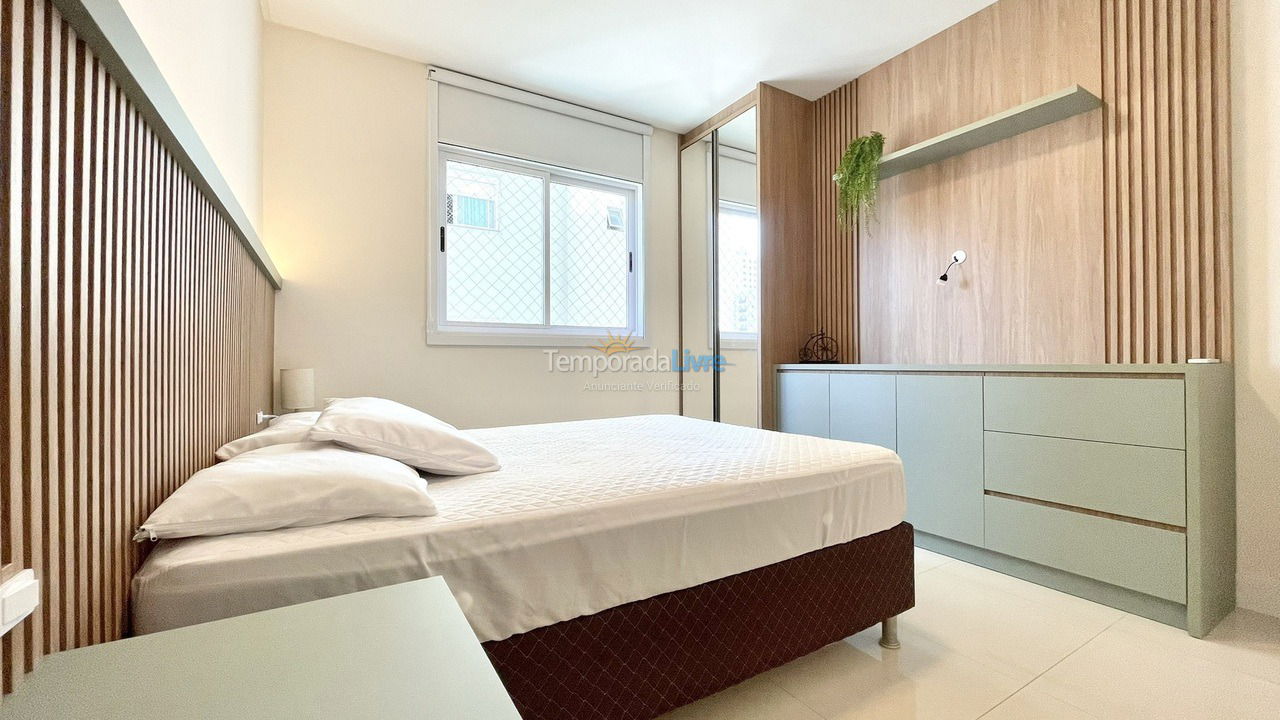 Apartamento para aluguel de temporada em Itapema (Meia Praia)