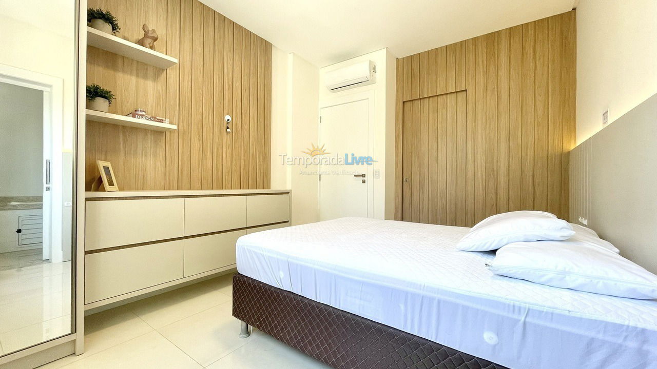 Apartamento para aluguel de temporada em Itapema (Meia Praia)