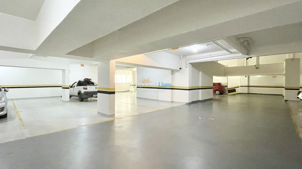Apartamento para aluguel de temporada em Itapema (Meia Praia)
