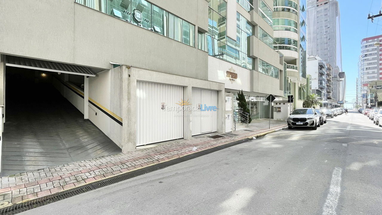 Apartamento para aluguel de temporada em Itapema (Meia Praia)