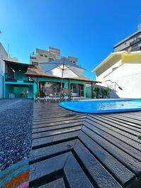 Espaçosa casa no Mariscal com piscina para até 25 pessoas