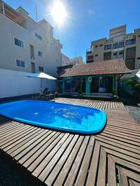 Espaçosa casa no Mariscal com piscina para até 25 pessoas
