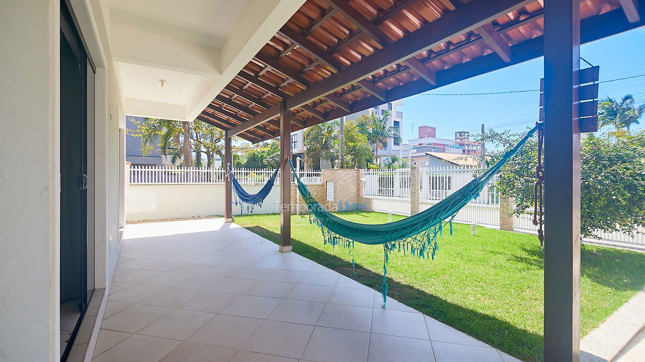 House for vacation rental in Bombinhas (Mariscal)