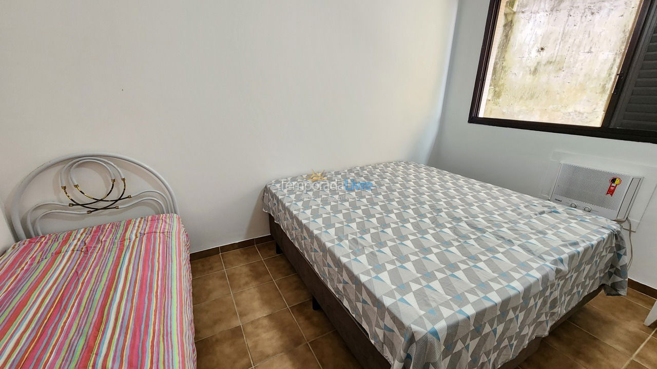 Apartamento para aluguel de temporada em Guarujá (Pitangueiras)