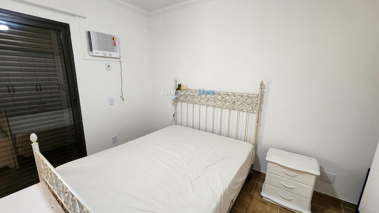 Apartamento para aluguel de temporada em Guarujá (Pitangueiras)