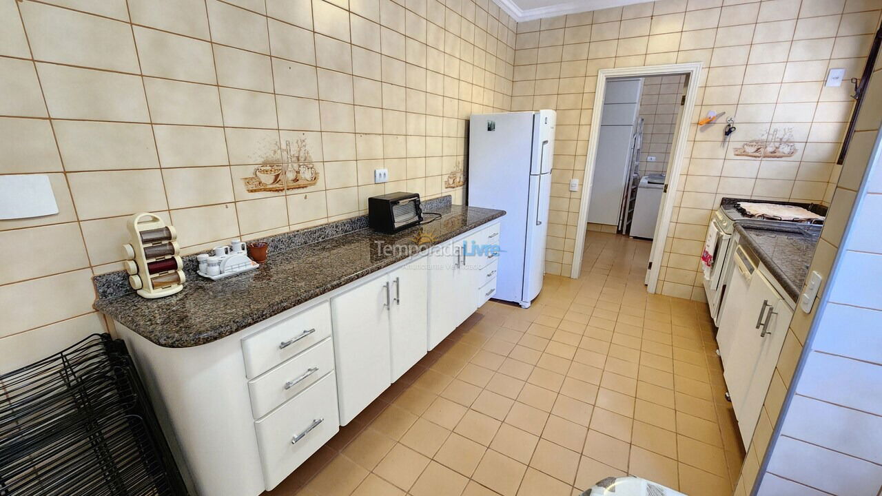 Apartamento para aluguel de temporada em Guarujá (Pitangueiras)