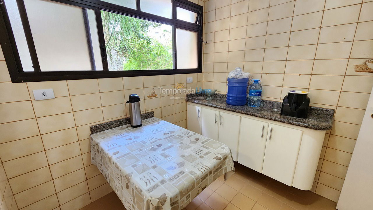 Apartamento para aluguel de temporada em Guarujá (Pitangueiras)