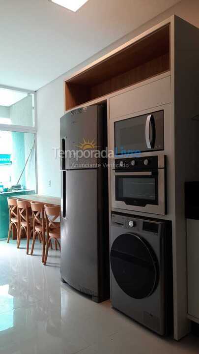 Apartamento para aluguel de temporada em Bombinhas (Canto Grande)