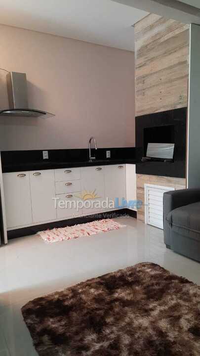 Apartamento para aluguel de temporada em Bombinhas (Canto Grande)