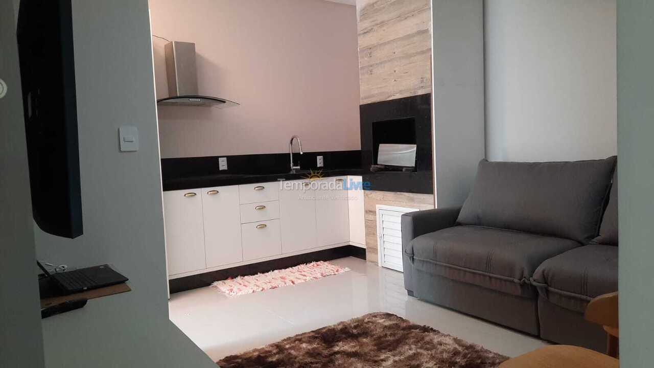 Apartamento para aluguel de temporada em Bombinhas (Canto Grande)