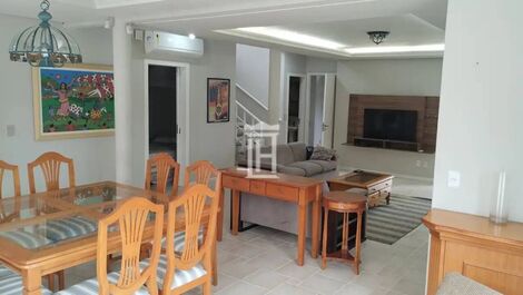 Casa com Piscina Jurerê