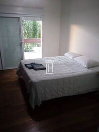 Casa com Piscina Jurerê