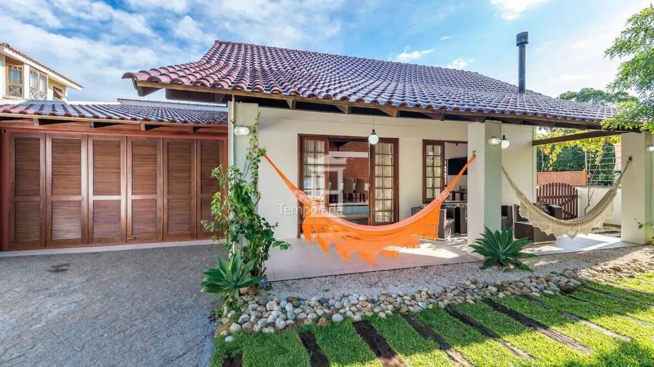 House for vacation rental in Florianopolis (Jurerê Internacional)