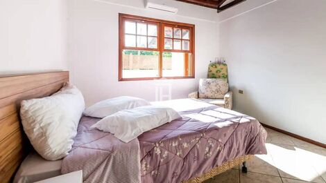 4-bedroom holiday home