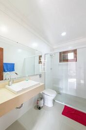 4-bedroom holiday home
