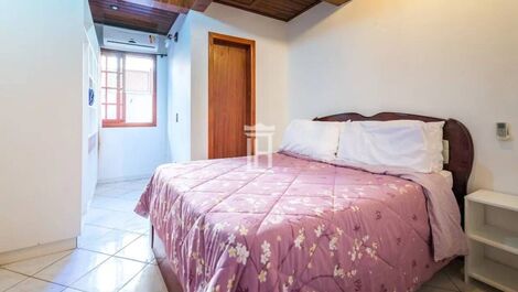 4-bedroom holiday home