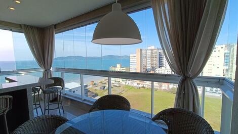 BEAUTIFUL AP IN QUADRA DO MAR WITH 3 SUITES