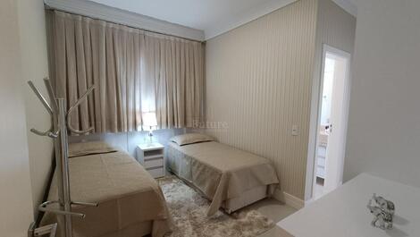 BEAUTIFUL AP IN QUADRA DO MAR WITH 3 SUITES
