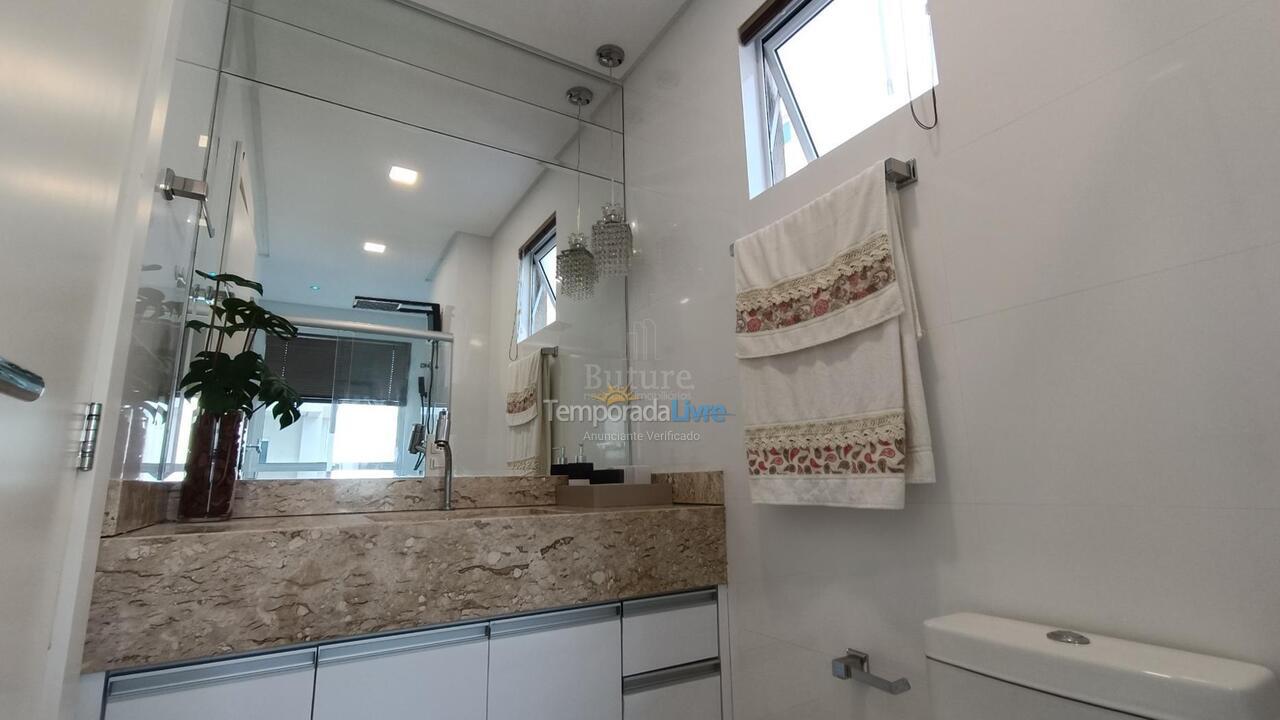 Apartment for vacation rental in Itapema (Meia Praia)