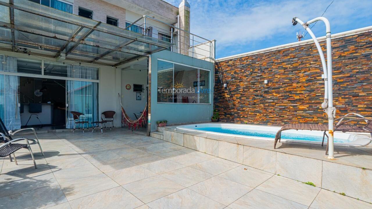 Casa para aluguel de temporada em Navegantes (Meia Praia)