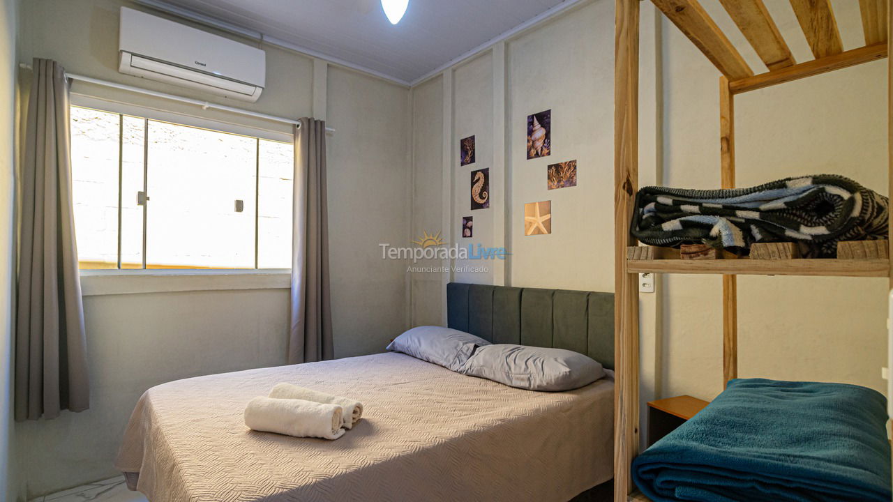 Casa para aluguel de temporada em Navegantes (Meia Praia)