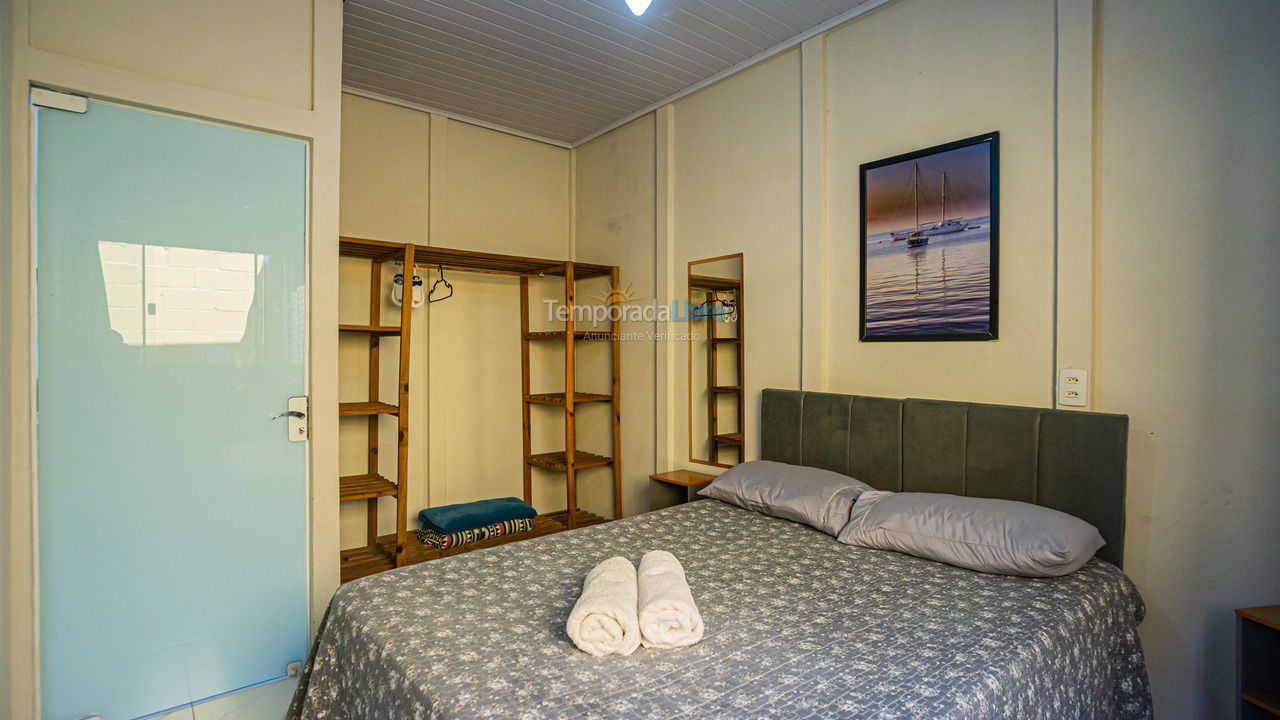 Casa para aluguel de temporada em Navegantes (Meia Praia)
