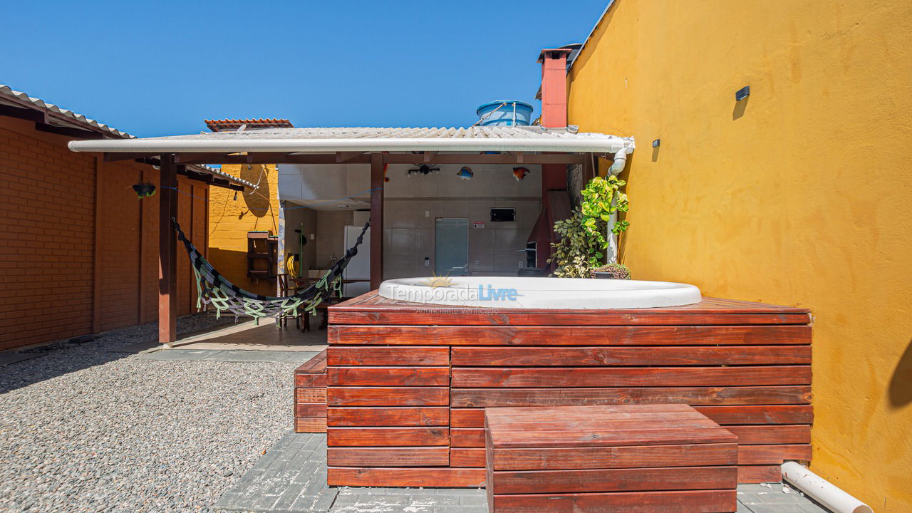 Casa para aluguel de temporada em Navegantes (Meia Praia)