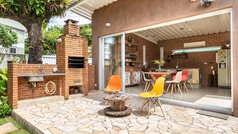 Belíssima casa disponível para réveillon.