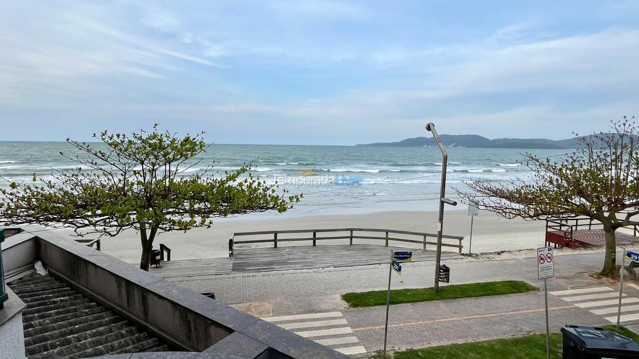 Apartment for vacation rental in Itapema (Meia Praia)