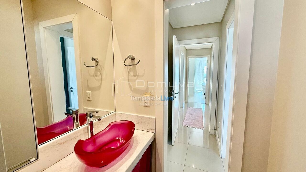 Apartment for vacation rental in Balneário Camboriú (Centro)