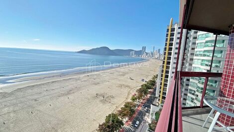 Seasonal rental facing the sea with 3 suites in downtown Balneário Camboriú