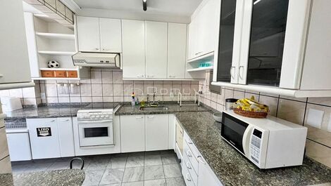 Seasonal rental facing the sea with 3 suites in downtown Balneário Camboriú