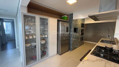 Seasonal Rental Penthouse with 5 bedrooms in Balneário Camboriú