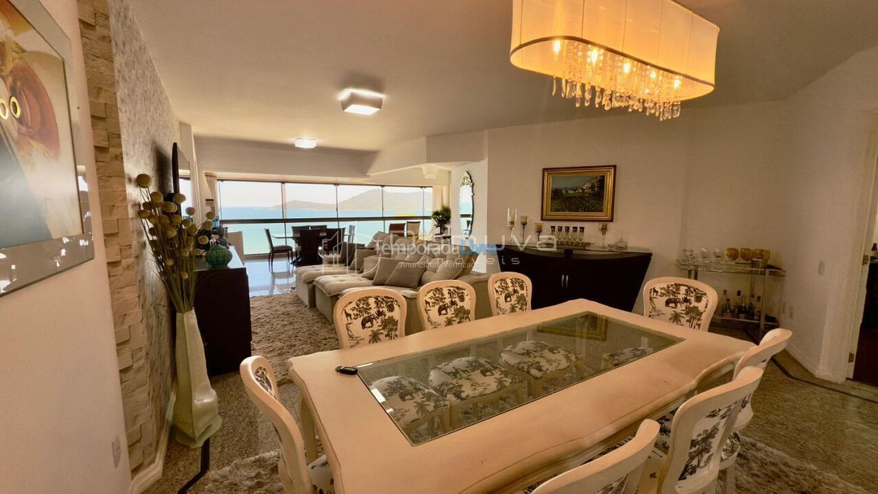 Apartment for vacation rental in Balneário Camboriú (Centro)