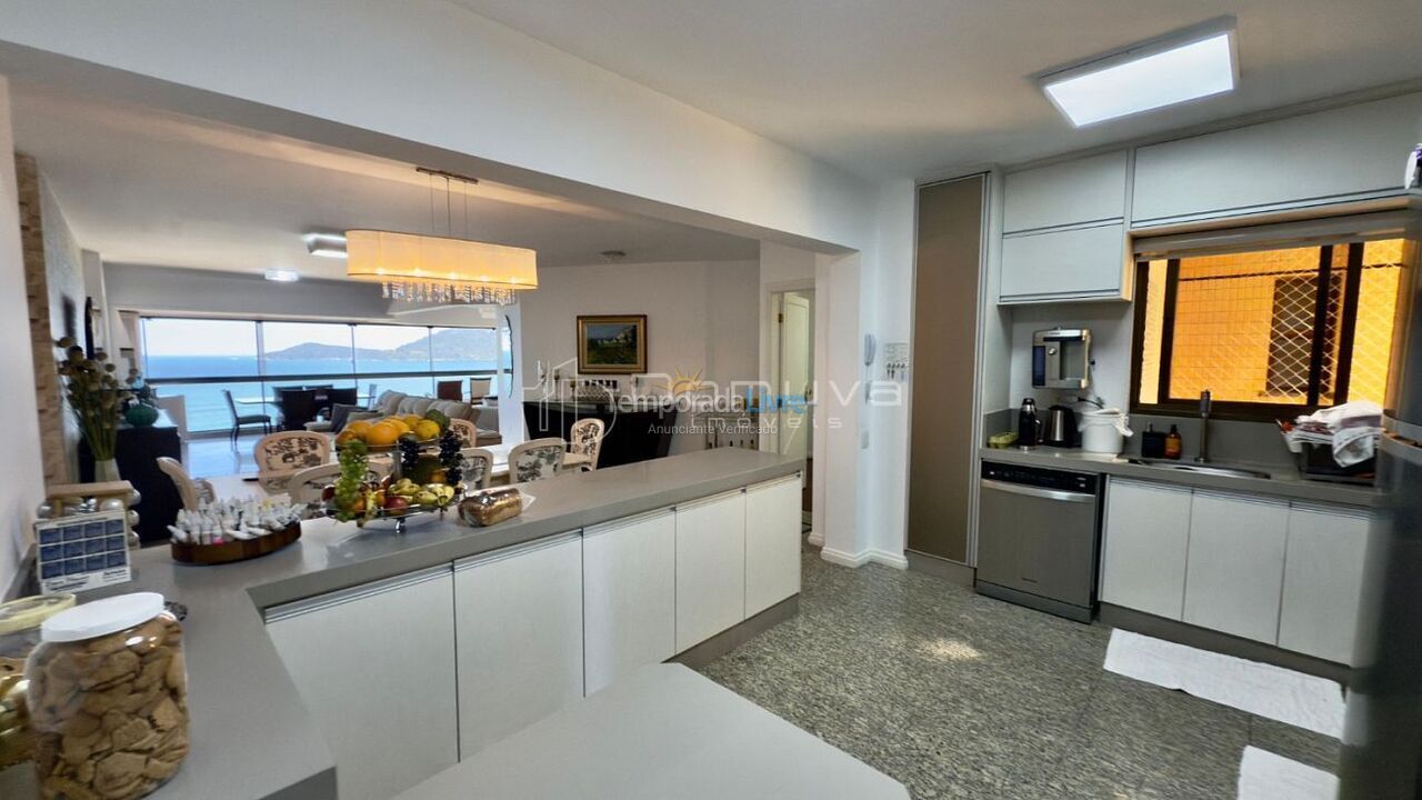 Apartment for vacation rental in Balneário Camboriú (Centro)