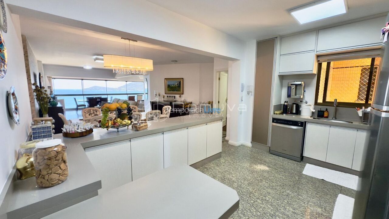 Apartment for vacation rental in Balneário Camboriú (Centro)