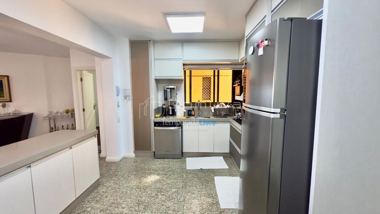 Apartment for vacation rental in Balneário Camboriú (Centro)
