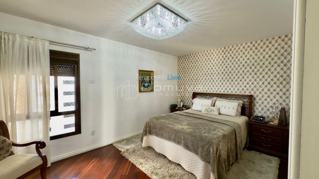 Apartment for vacation rental in Balneário Camboriú (Centro)
