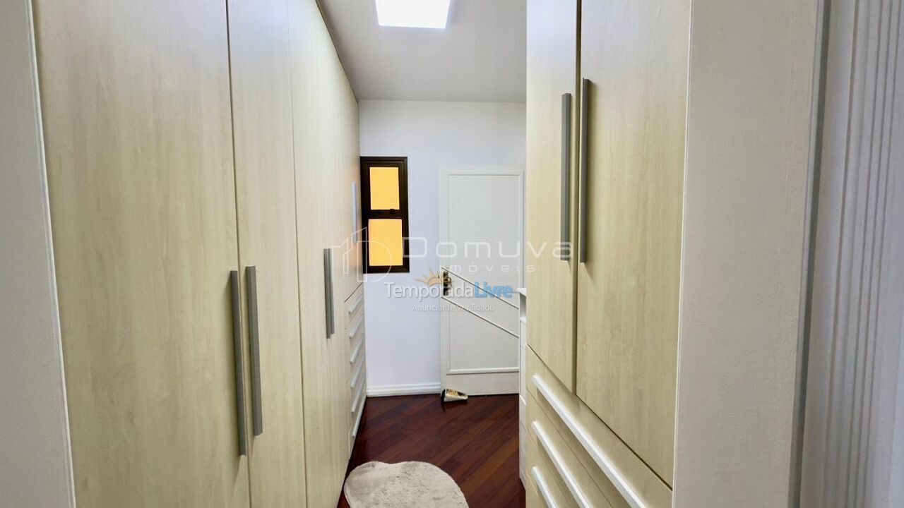 Apartment for vacation rental in Balneário Camboriú (Centro)