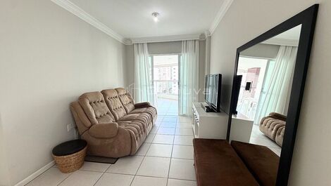 Seasonal rental: 2 suites, 2 parking spaces, downtown Balneário Camboriú