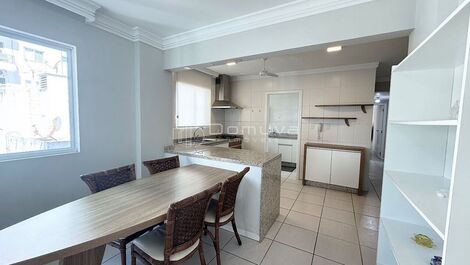 Seasonal rental: 2 suites, 2 parking spaces, downtown Balneário Camboriú
