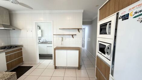 Seasonal rental: 2 suites, 2 parking spaces, downtown Balneário Camboriú