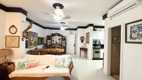 Seasonal rental in the seafront block with 3 bedrooms in Balneário Camboriú